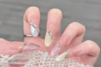 Mê mẩn với 291+ mẫu nail sơn thạch đính đá xịn sò siêu xinh