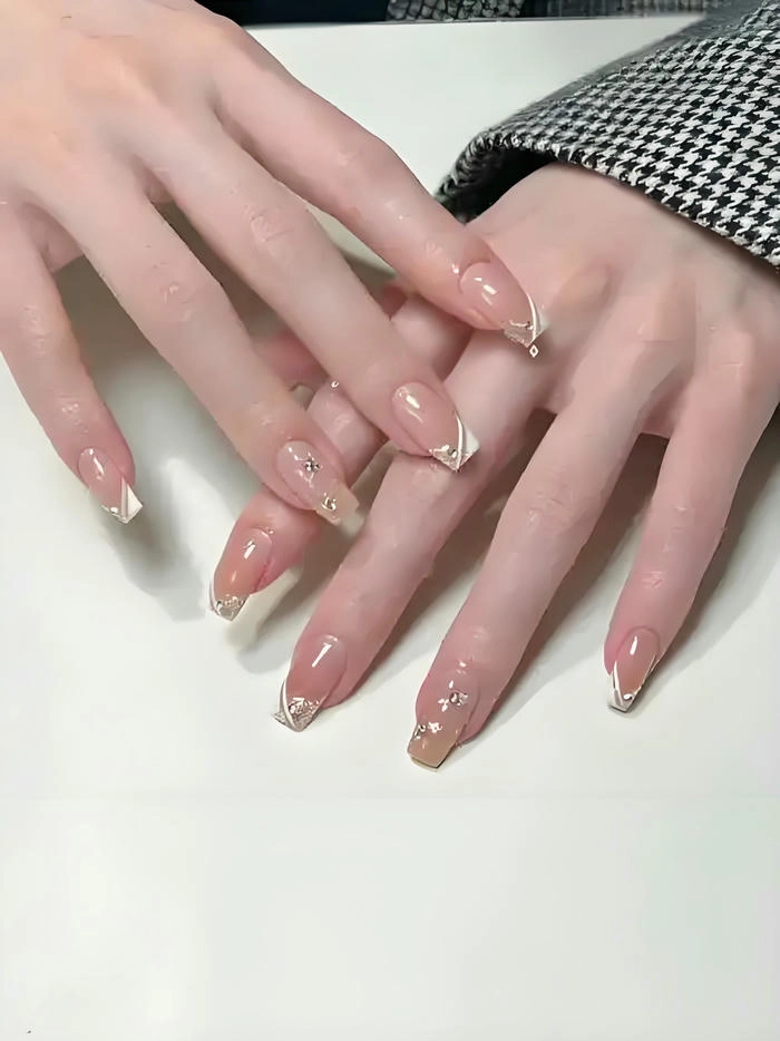 Mẫu nail trắng ngọc trai xinh