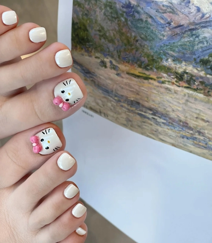 Móng chân Hello Kitty dễ thương