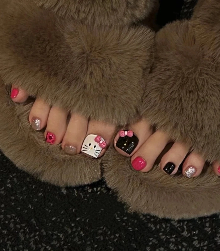 Nail chân Hello Kitty 3D