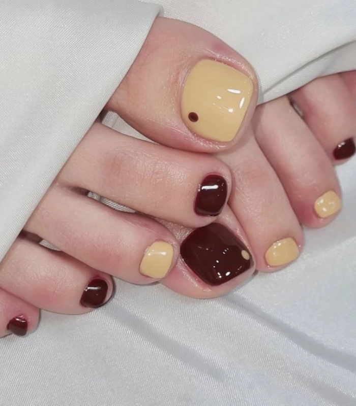 Nail chân màu nâu tây nhẹ nhàng