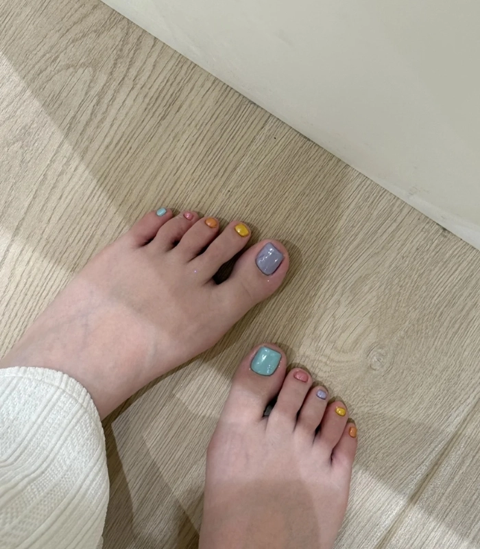 Nail chân màu trắng cho da trắng