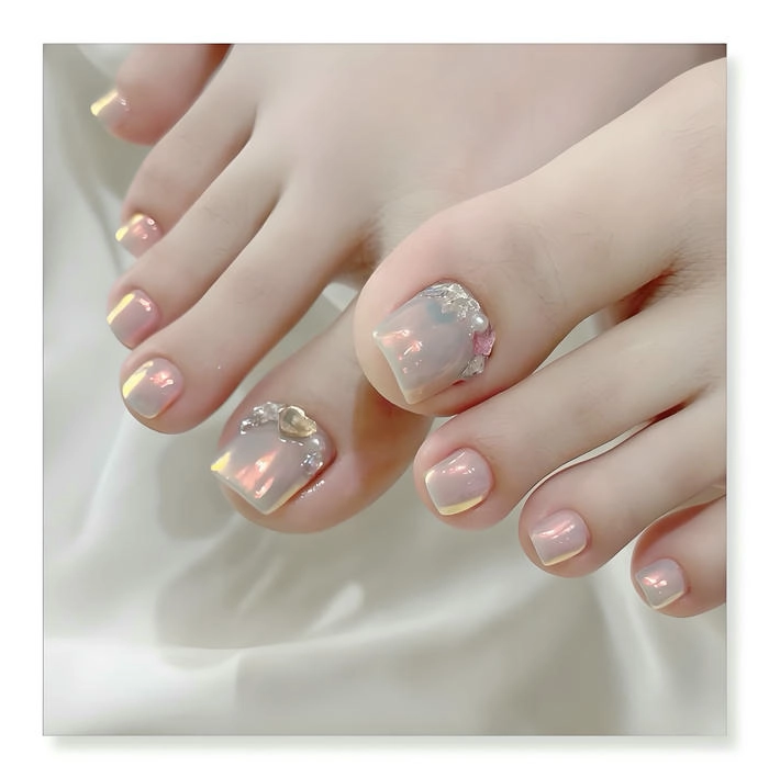 Nail chân tráng gương ngọc trai thời thượng