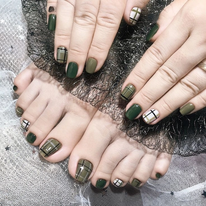 Nail chân xanh rêu không đính đá