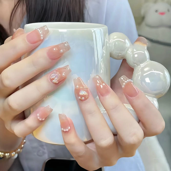 Nail đính đá ngọc trai cho móng ngắn