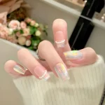 Nail đính ngọc trai dành cho tay trắng
