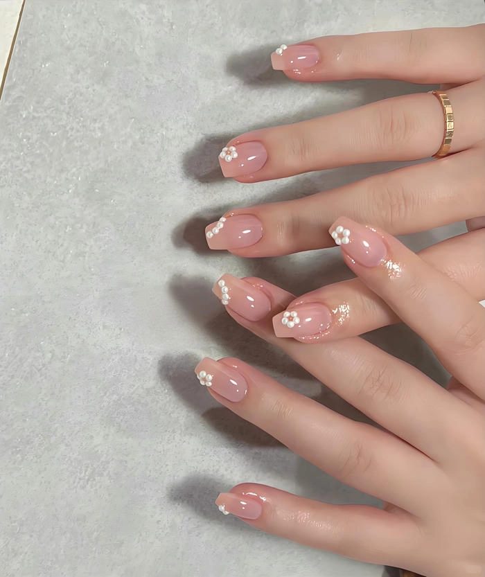 Nail đính ngọc trai phong cách Hàn