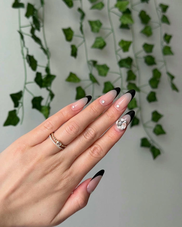 Nail hồng pastel sơn thạch đính đá