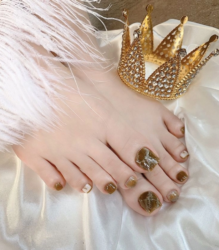 Nail nâu tây chân hợp da ngăm
