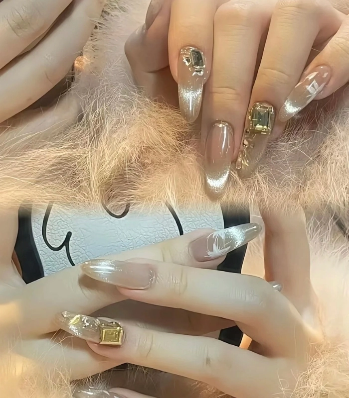 Nail sơn thạch hồng đính đá