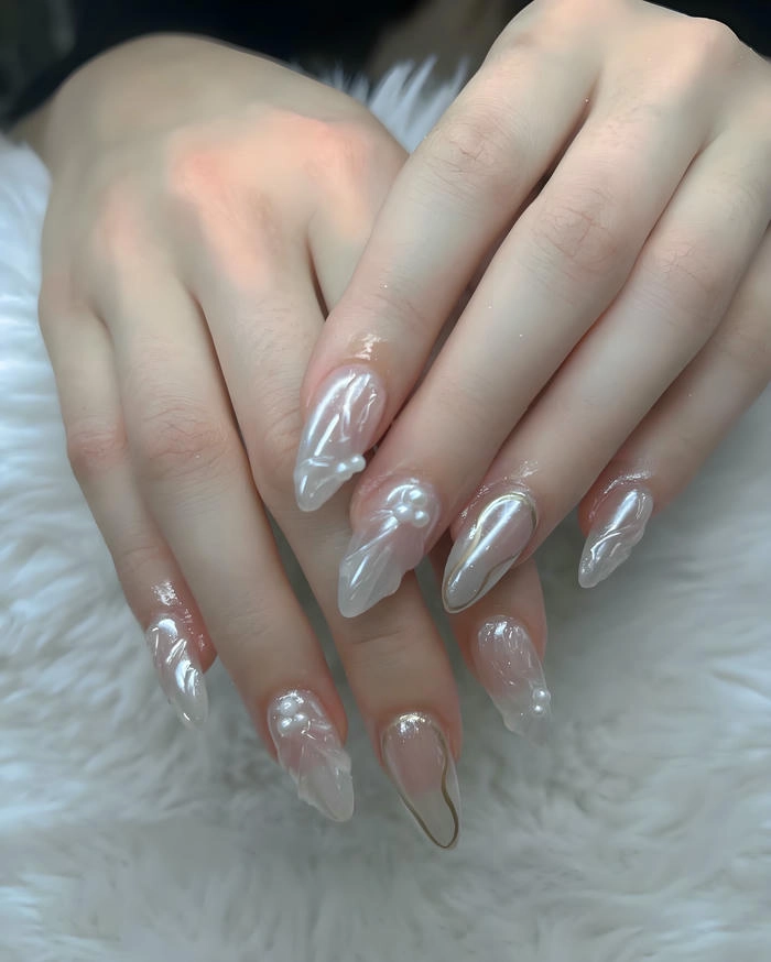 Nail trắng ngọc trai nhẹ nhàng