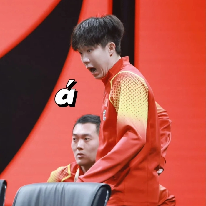 Ngạc nhiên meme nhìn trợn mắt