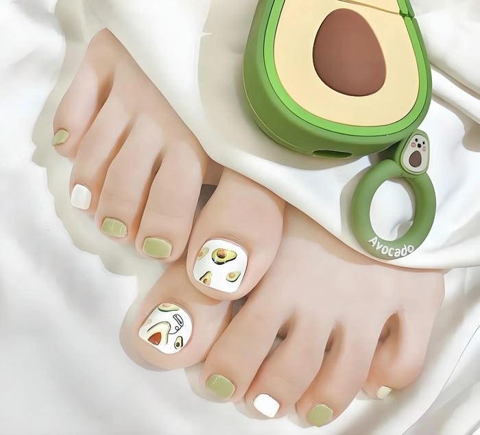 mẫu móng chân màu xanh bơ dễ thương