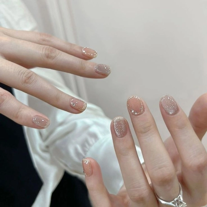 mẫu móng tay ngắn đẹp nhẹ nhàng đẹp nhất