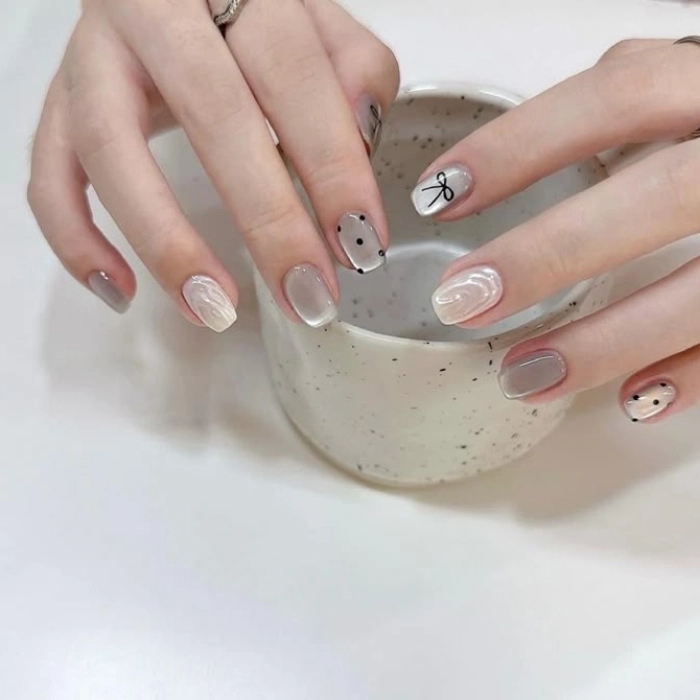 mẫu móng tay ngắn nhẹ nhàng bắt mắt