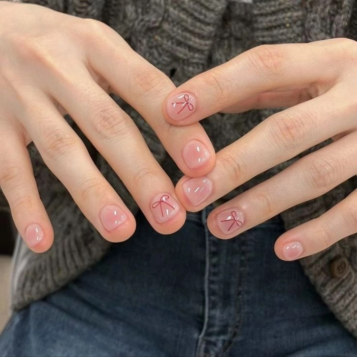 mẫu móng tay ngắn nhẹ nhàng màu pastel