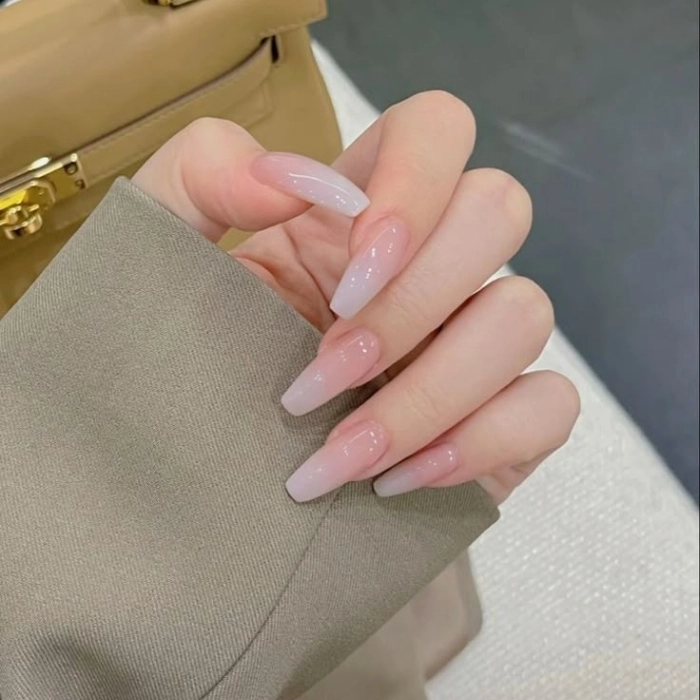 mẫu nail đơn giản sang trọng dành cho cô dâu