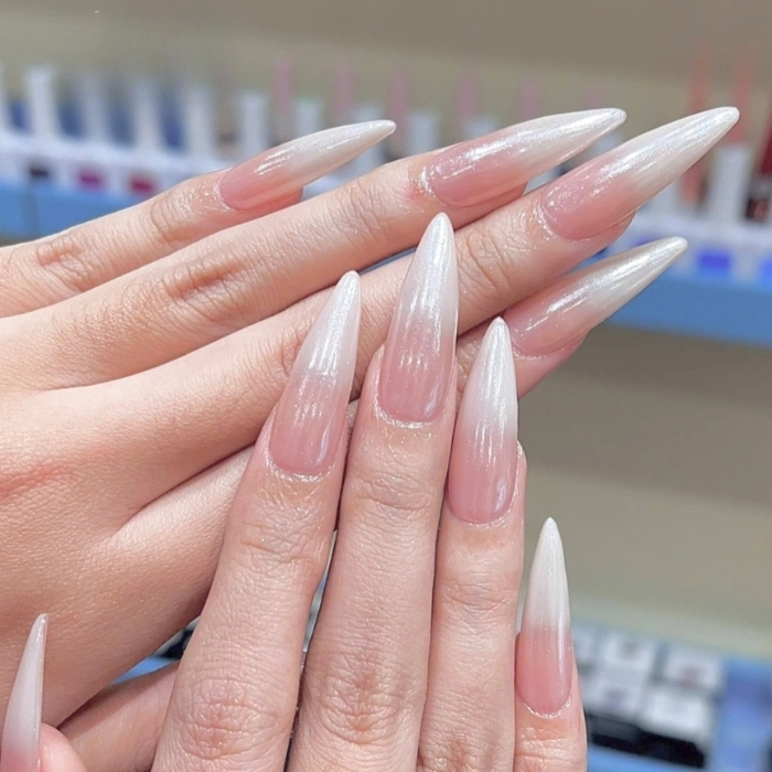 mẫu nail đơn giản sang trọng dùng sơn gel