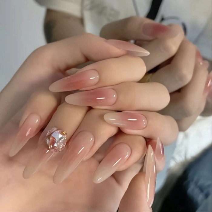 mẫu nail đơn giản sang trọng màu hồng