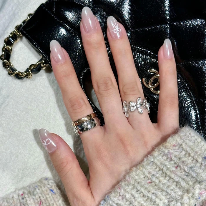 mẫu nail tay đơn giản đẹp nhất