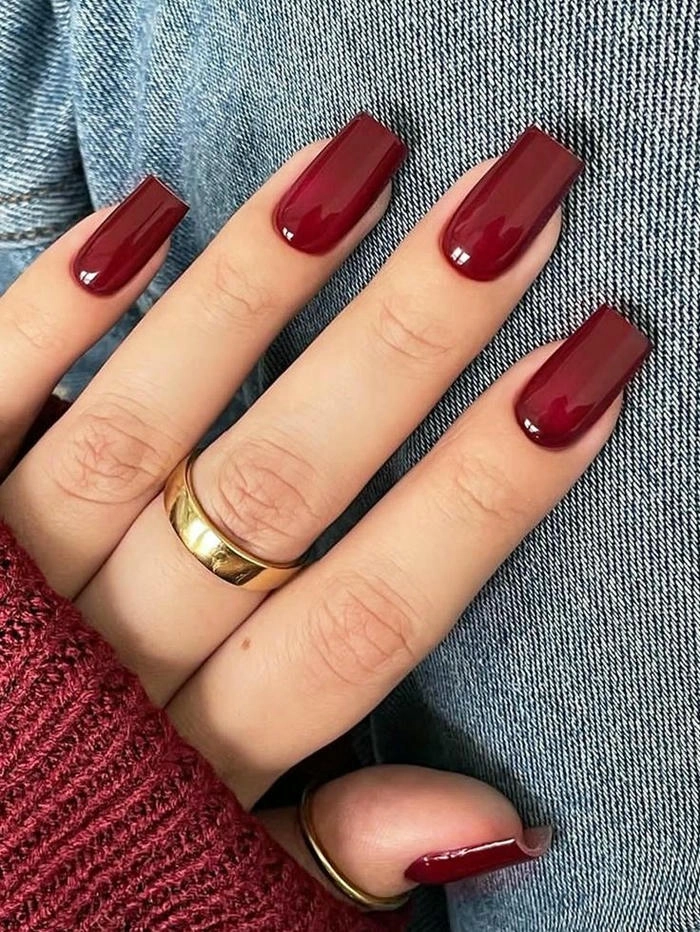mẫu nail trơn màu đỏ tone da