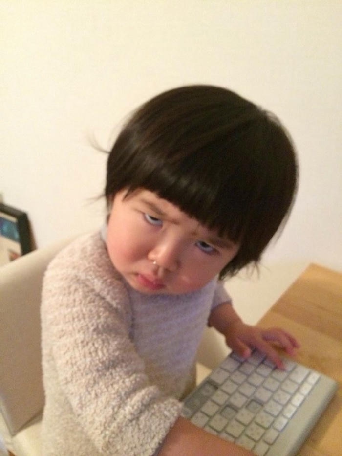 Meme liếc đáng nhớ và thú vị