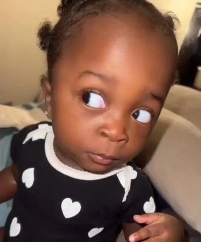 Meme liếc mắt side eye nhân vật hoạt hình sắc sảo đáng yêu
