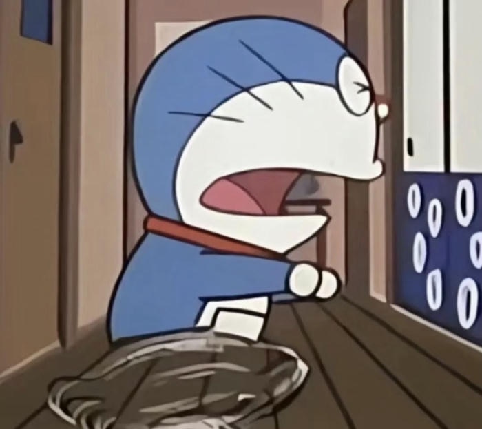 hình meme chạy trong hoảng loạn