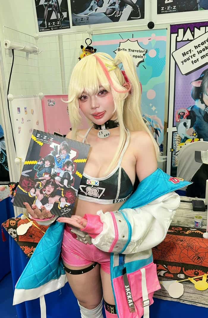 ảnh Zinie Quỳnh sexy trong cosplay
