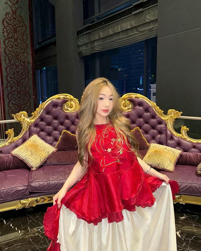 bộ sưu tập Trần Hà Linh với concept tối giản