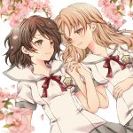 hai nhân vật anime bách hợp ôm nhau nhẹ nhàng