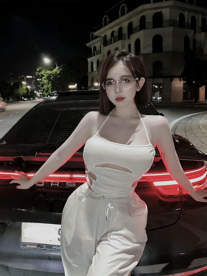 hình profile Trần Huyền Châu