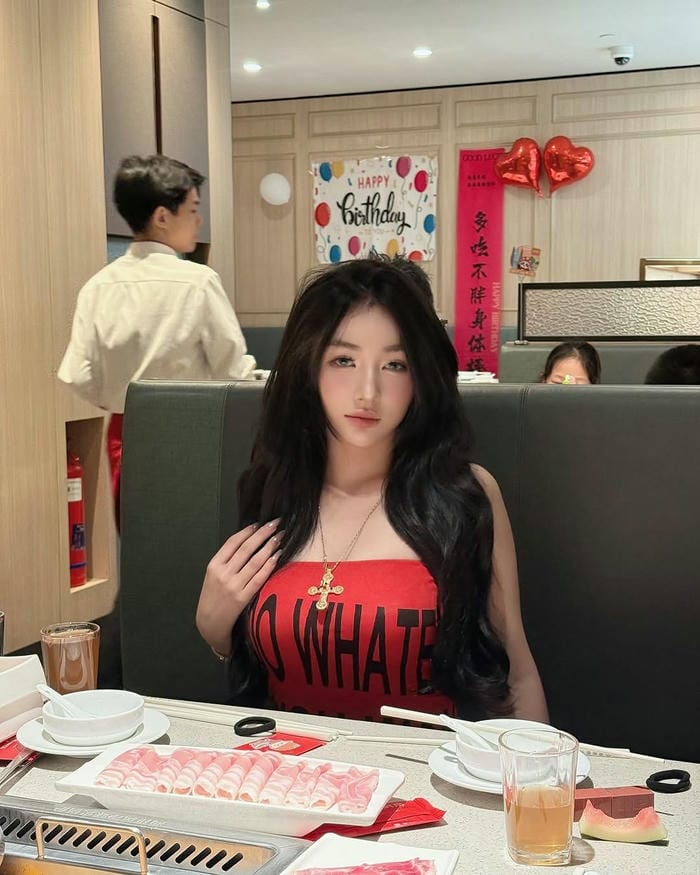 những khoảnh khắc đẹp của Trần Hà Linh