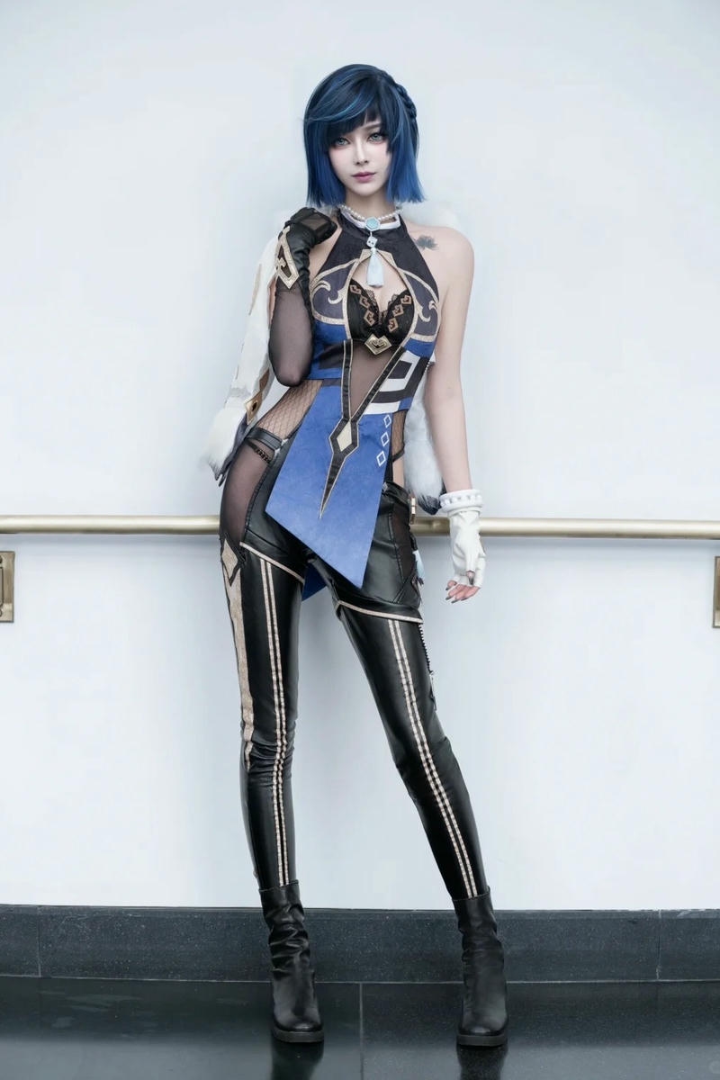 ảnh anime cosplay tạo dáng