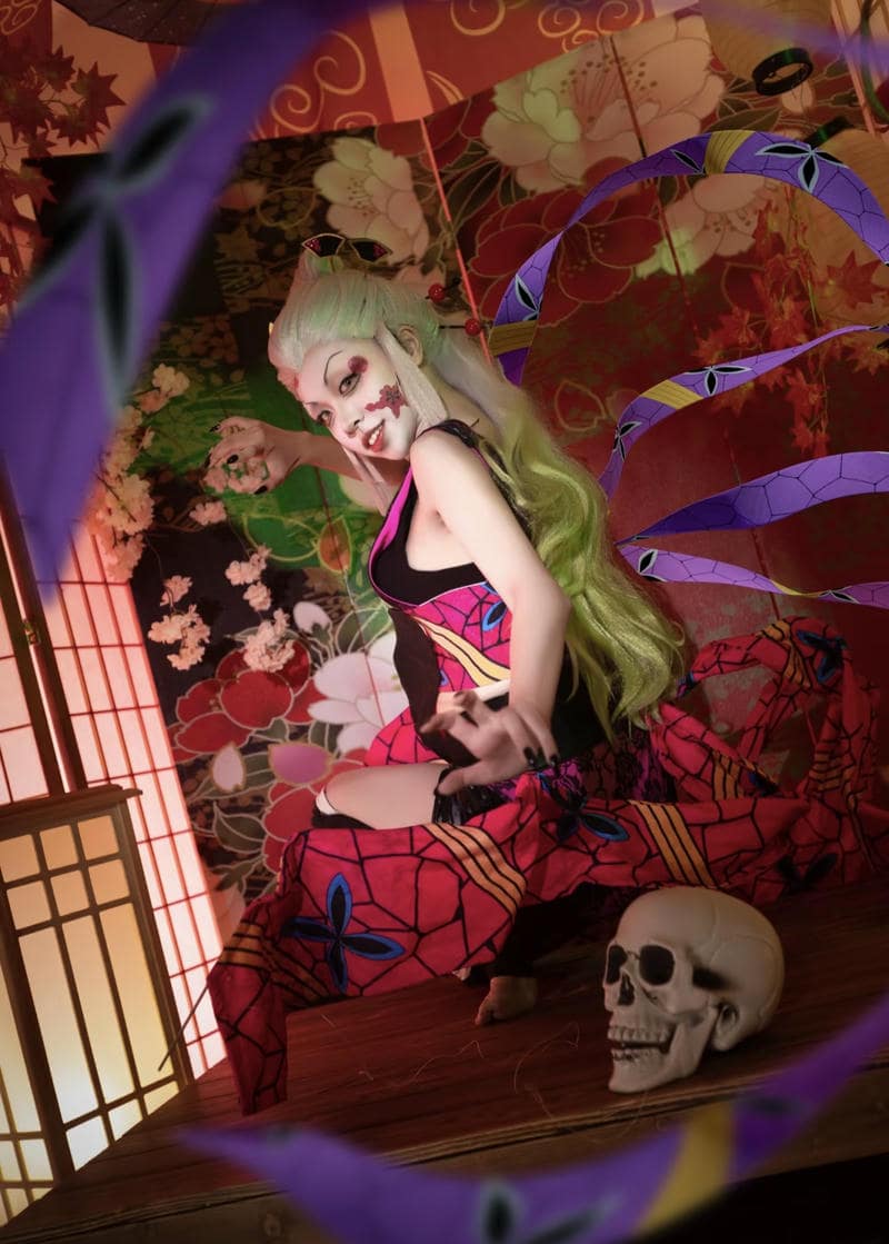 ảnh cosplay Daki với trang phục đặc trưng