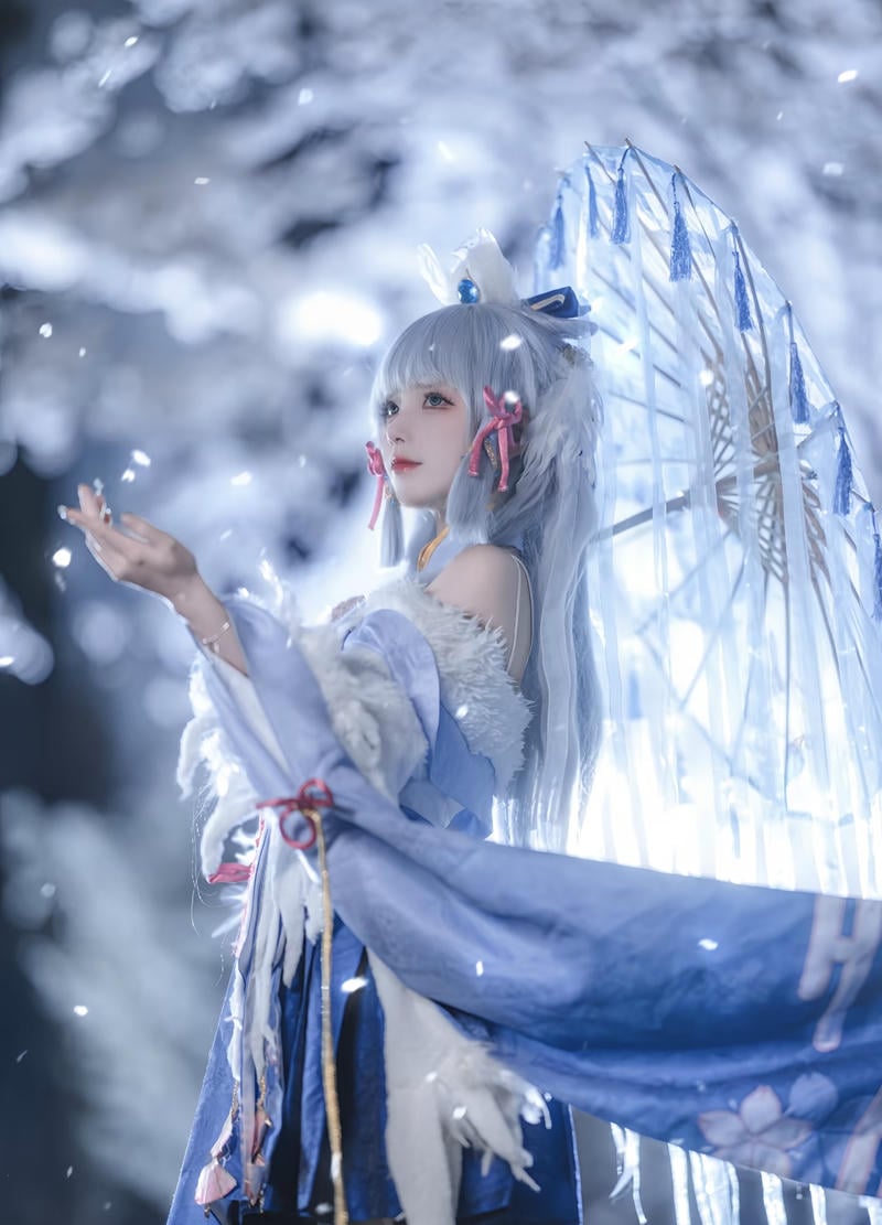 ảnh gái xinh cosplay ghi lại dáng đứng
