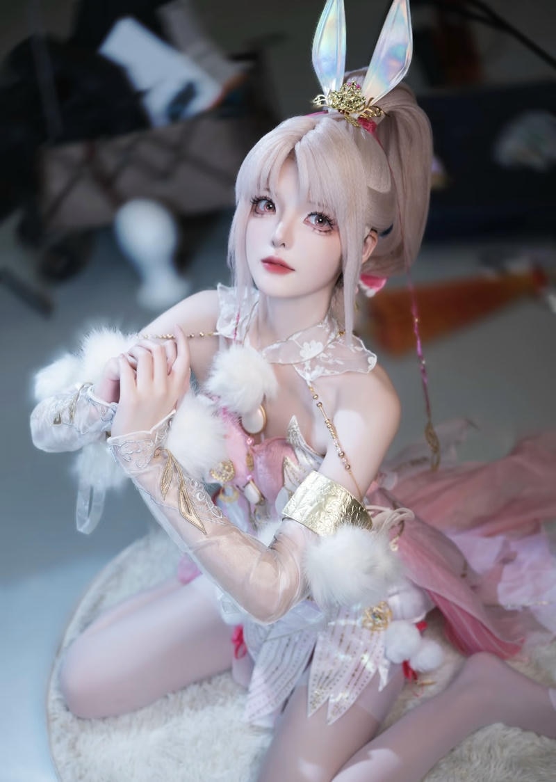 ảnh gái xinh cosplay thành chú thỏ