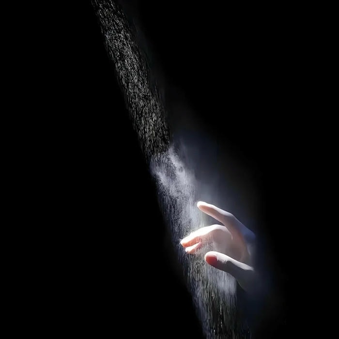 avatar đen buồn gợi cảm xúc lặng lẽ