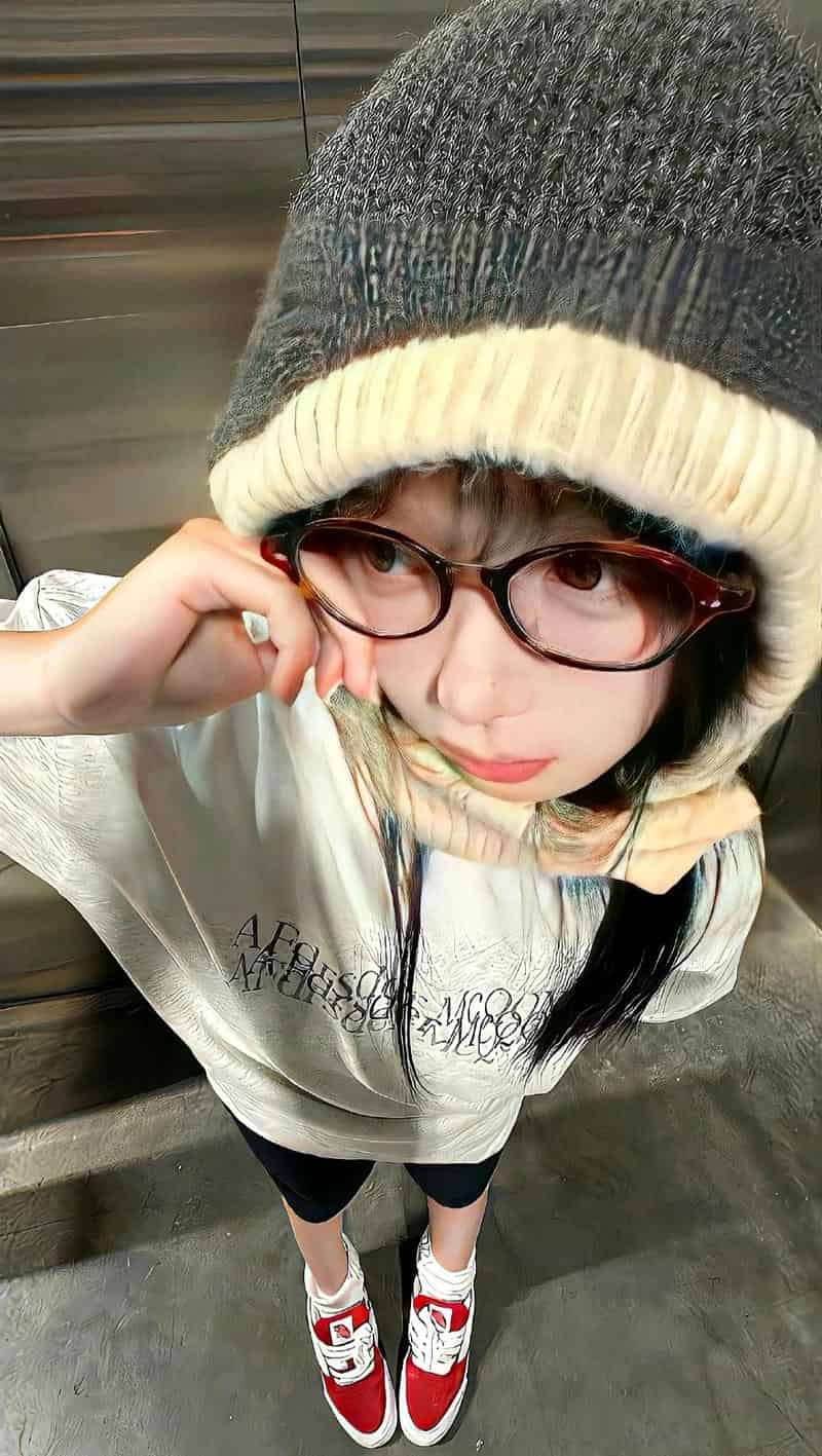 avatar hình nền điện thoại cô gái xinh đẹp