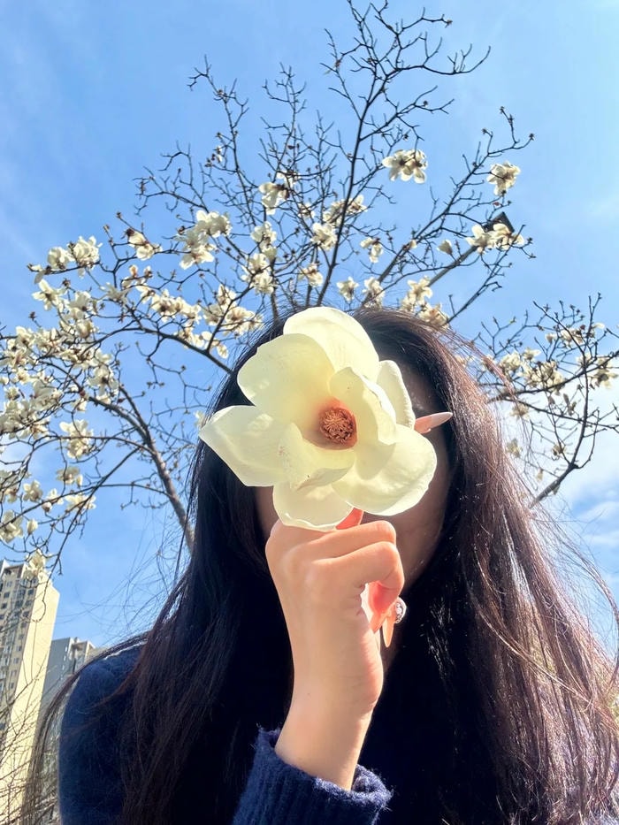 chiều sâu cảm xúc của avatar nữ che mặt