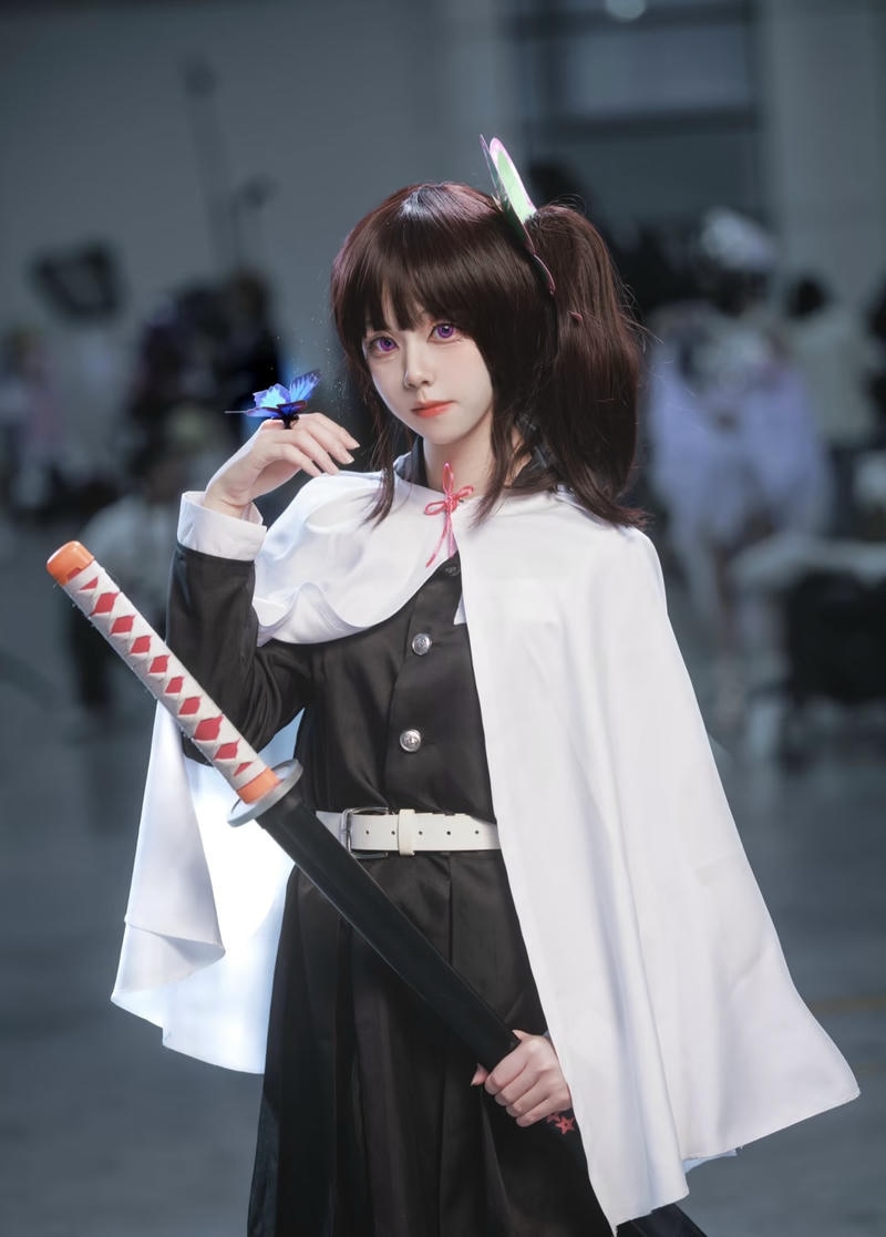 cosplay Kanao Tsuyuri chụp cận cảnh