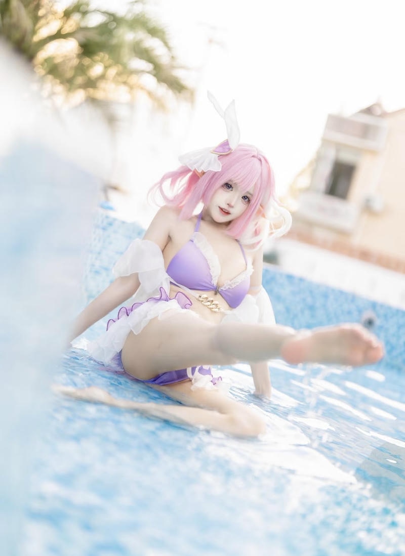 cosplay anime bikini tôn vẻ đẹp hình thể