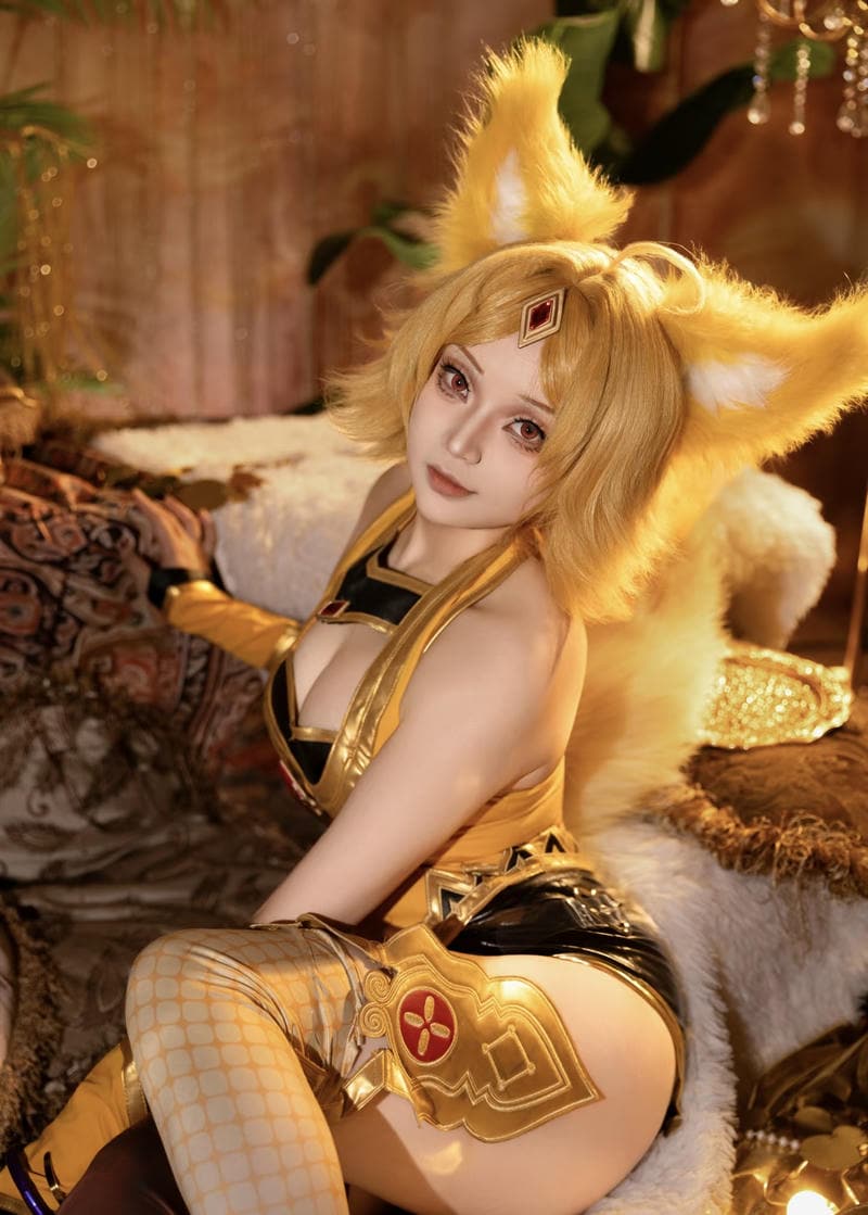 cosplay anime nữ chụp bán thân
