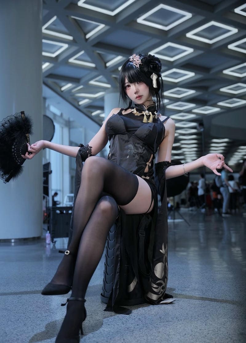 cosplay anime nữ thể hiện tạo hình nhân vật