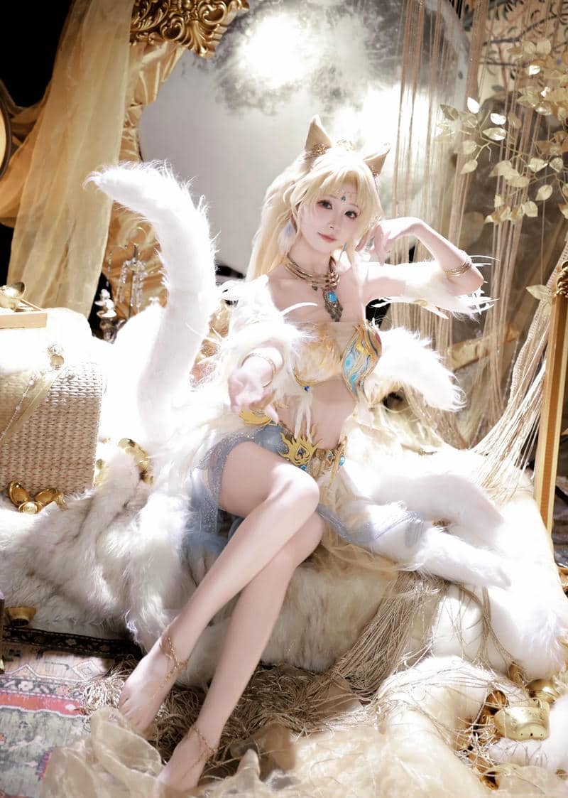 cosplay anime nữ với tạo hình nhân vật rõ