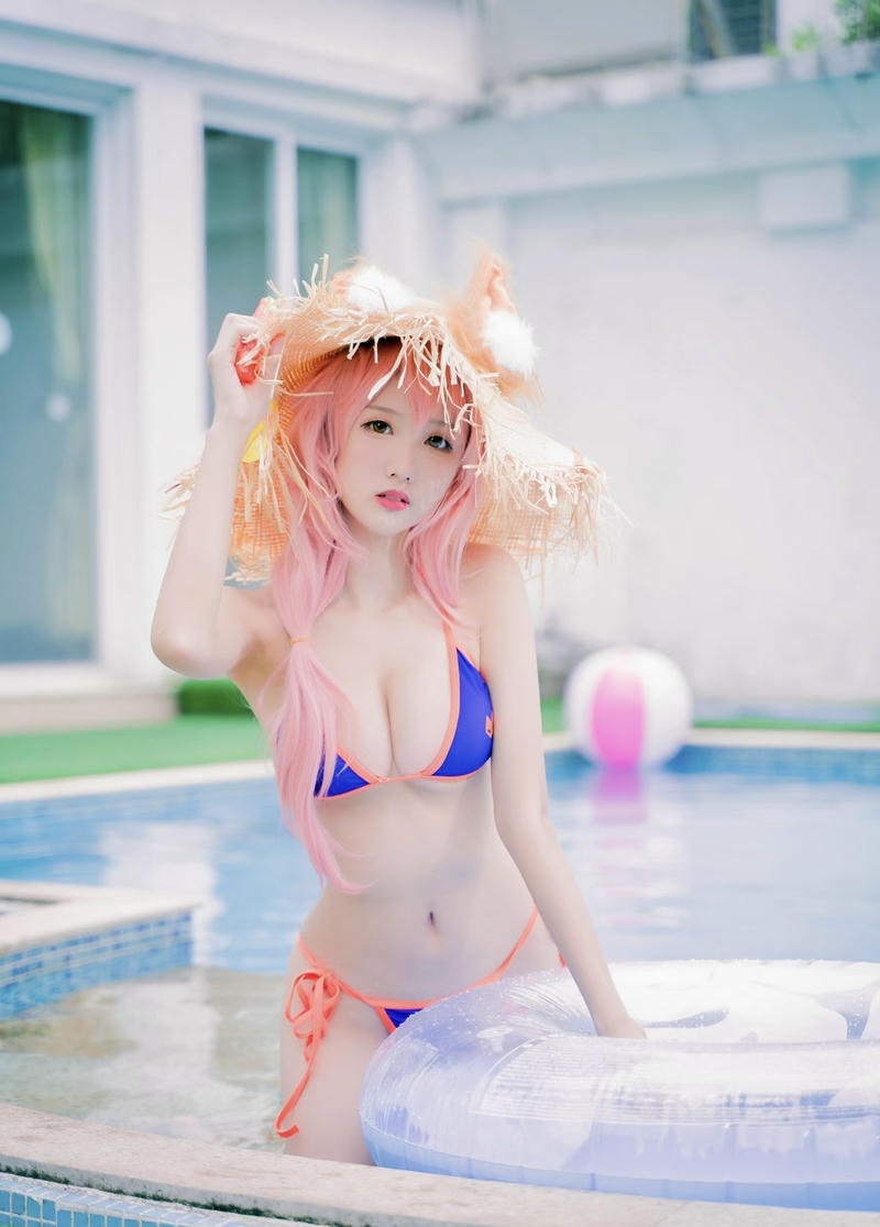 cosplay bikini anime nhấn vẻ đẹp gợi cảm