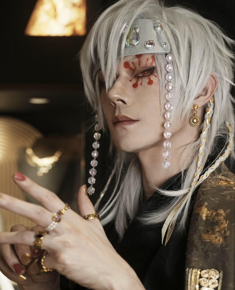 cosplay demon slayer ngầu bố cục gọn