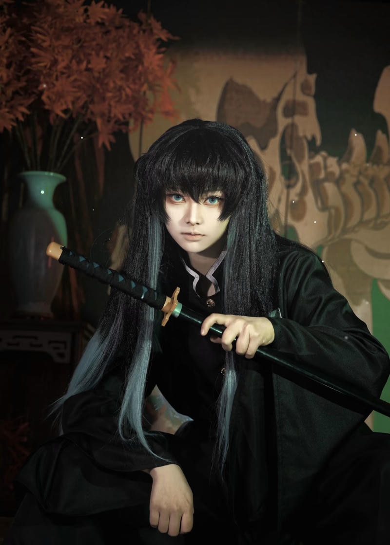 không khí u tối đặc trưng phim demon slayer