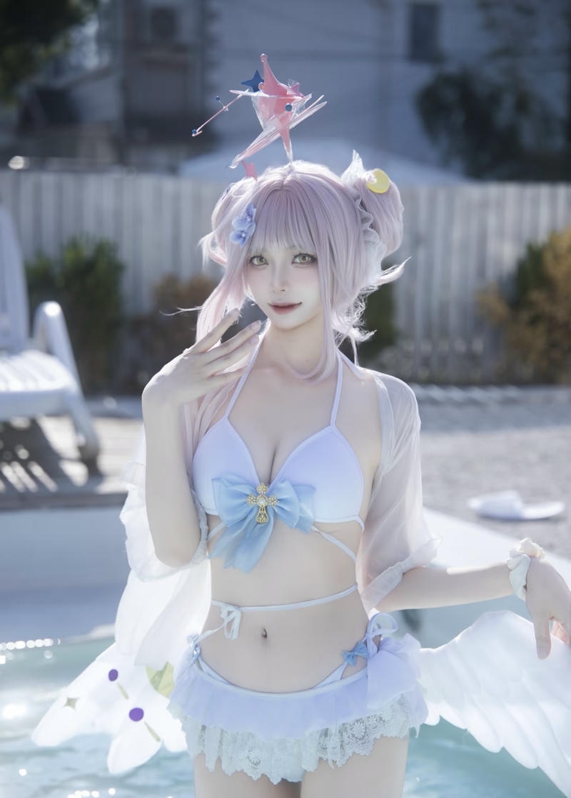 nét sexy hiện diện qua bikini anime