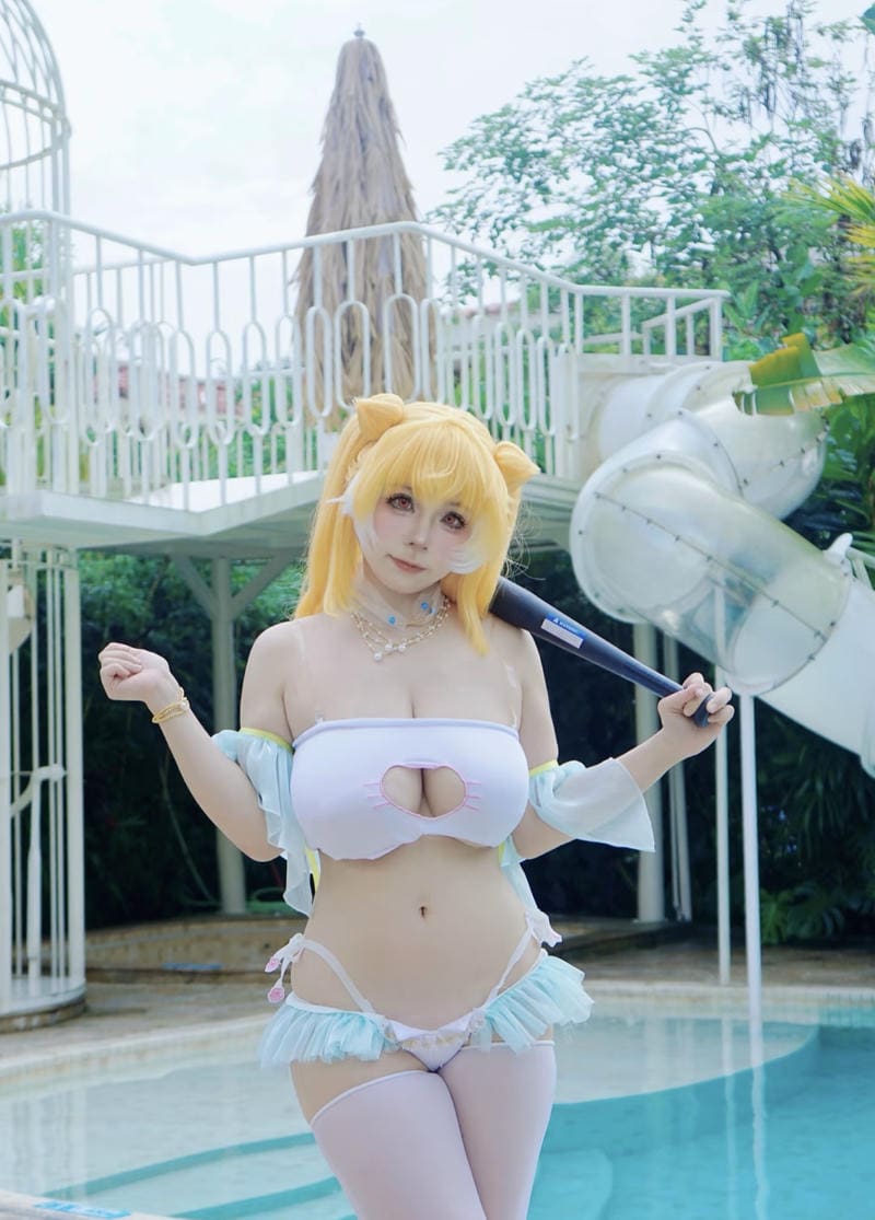 nét sexy thể hiện qua bikini cosplay anime